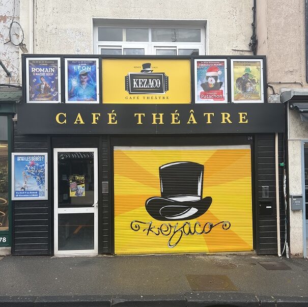 *Devanture du Kezaco Café-Théâtre à Mâcon